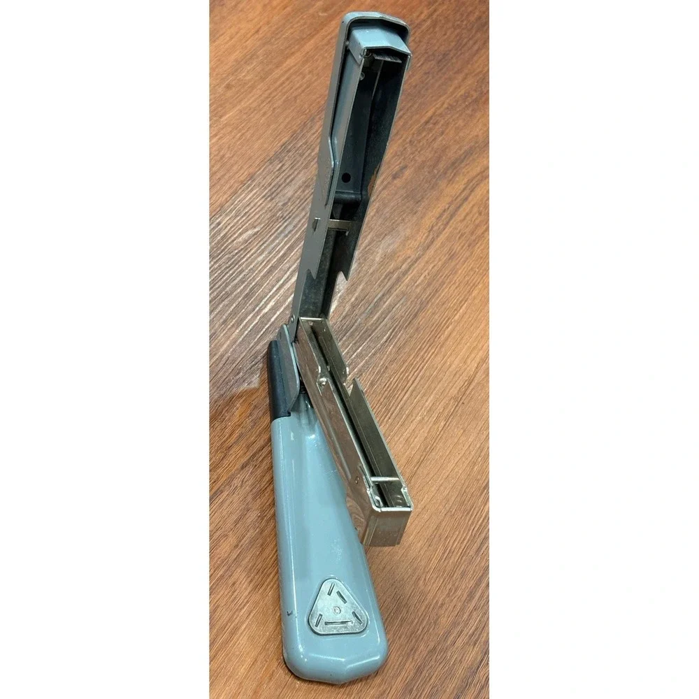 Vintage Arrow 207 Heavy Duty Deluxe Standard Stapler Grey Made In USA